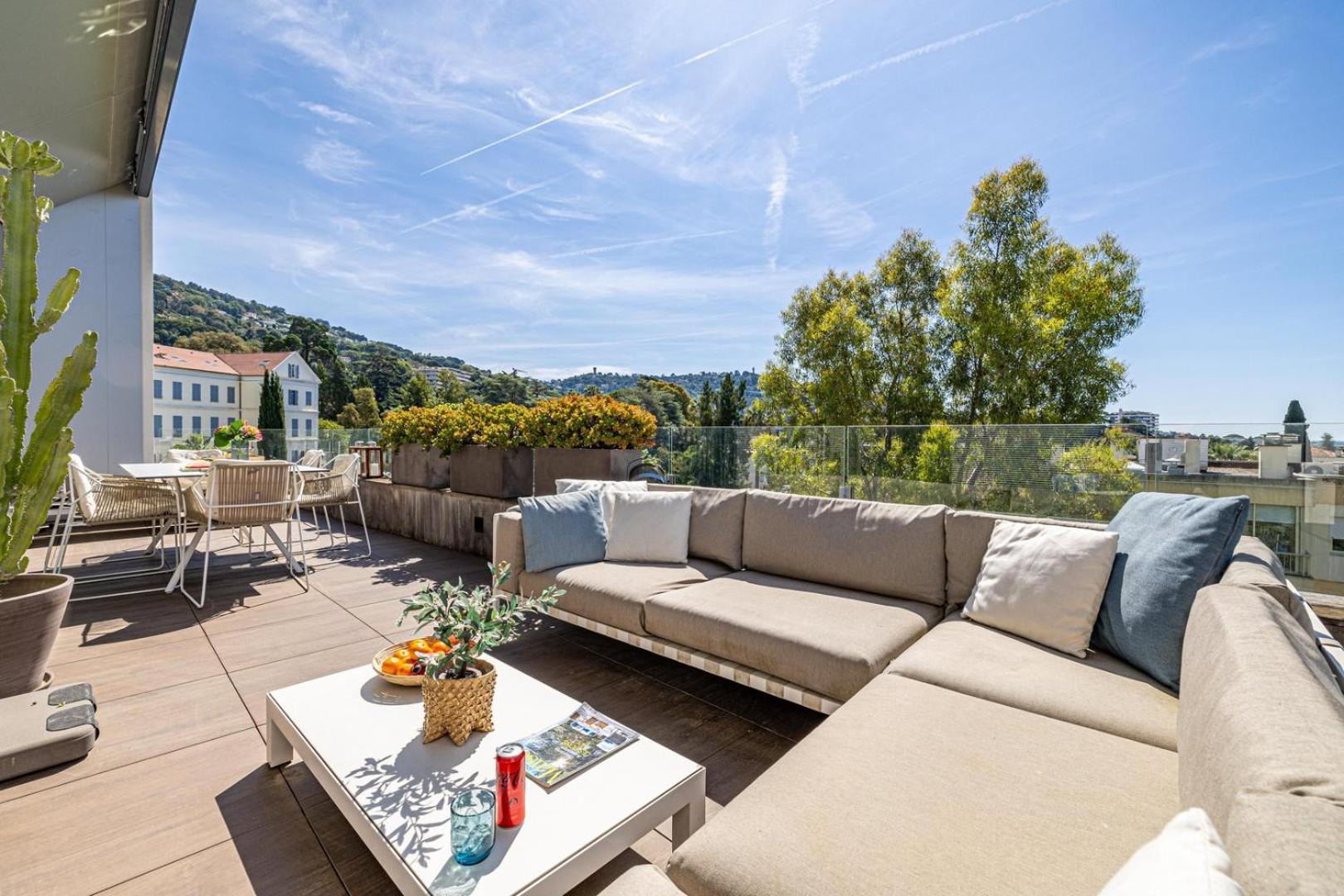 Penthouse Radieux Avec Terrasse Et Vue Magnifique *